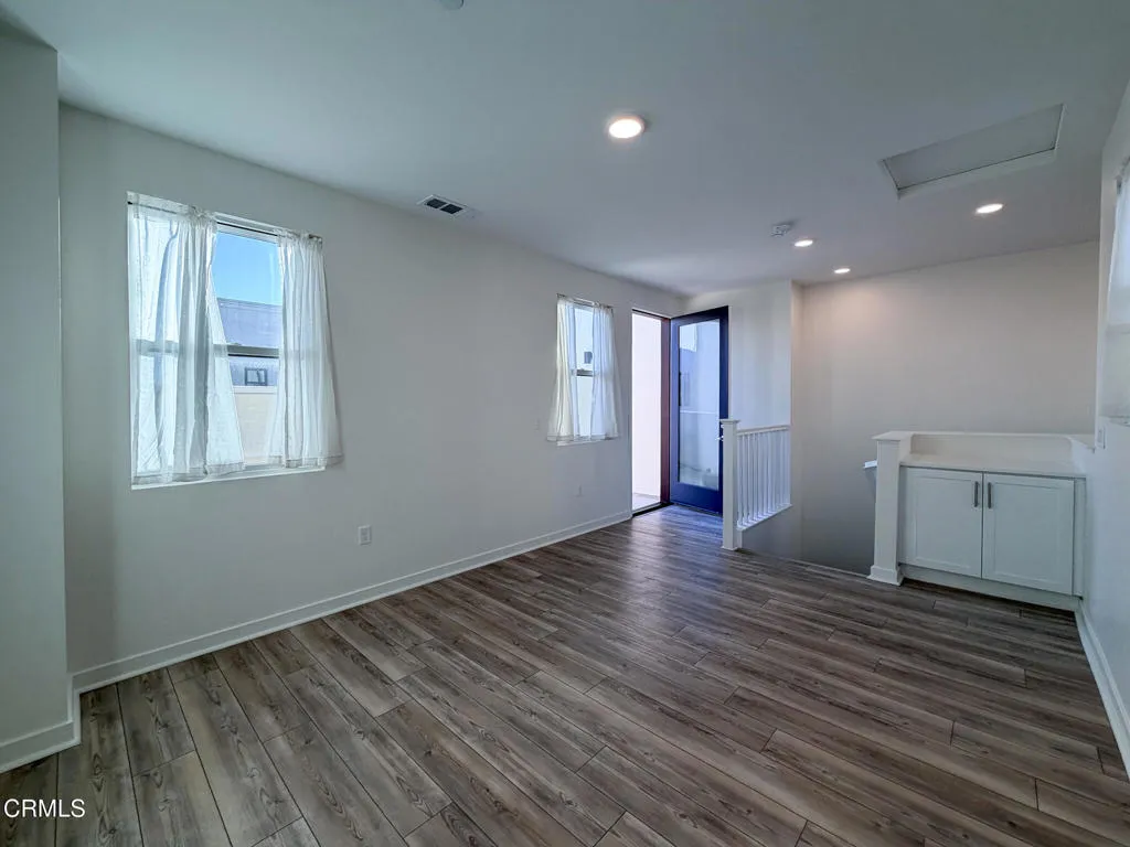 Additional image 38 of 1568 E Thompson Boulevard, Ventura, CA 93001