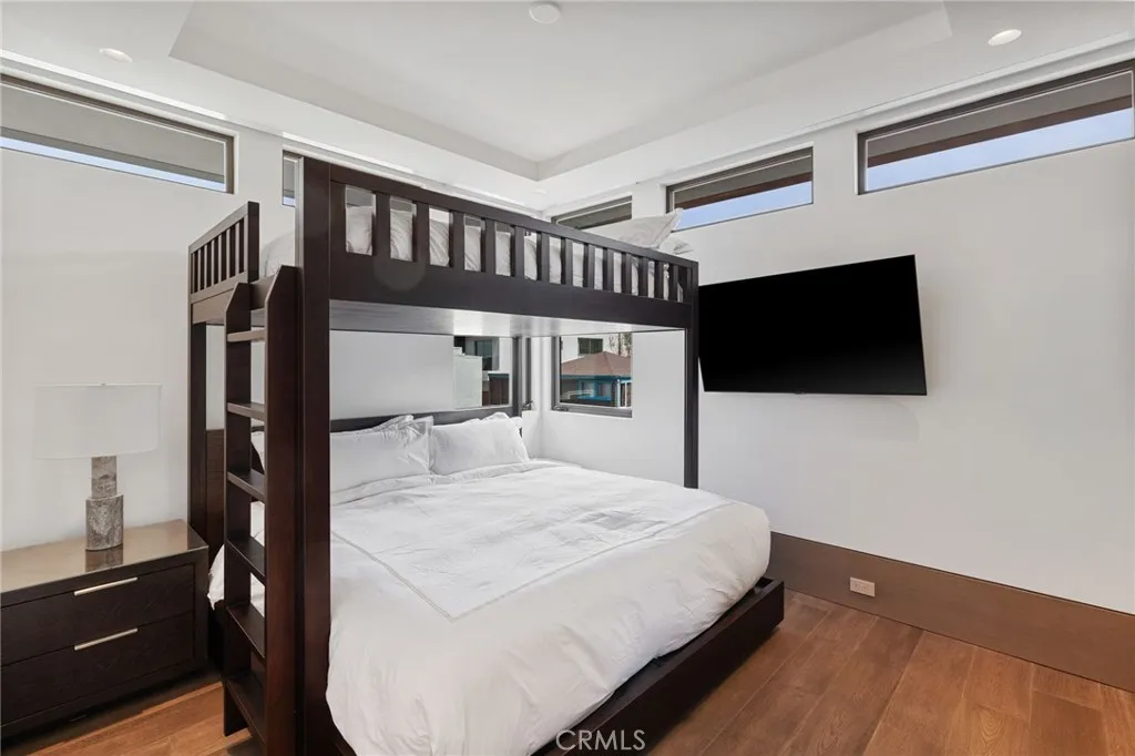 Additional image 49 of 716 The Strand, Manhattan Beach, CA 90266