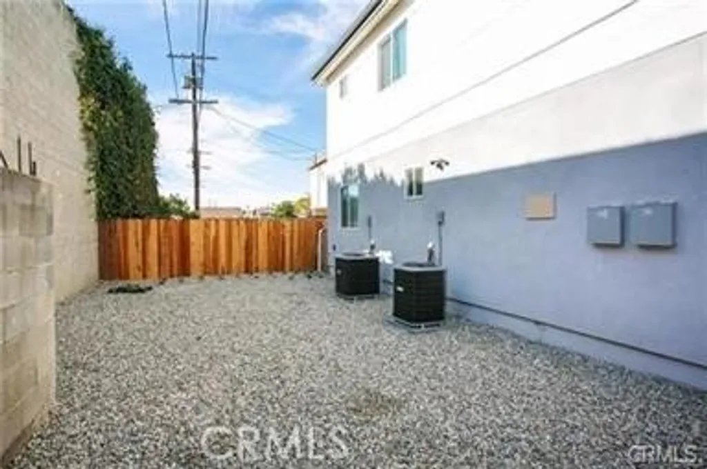 Additional image 11 of 622 W 85th Street Unit 1/2, Los Angeles, CA 90044