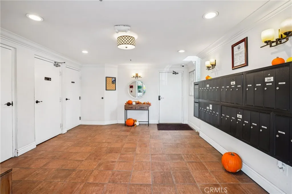 Additional image 37 of 11162 Camarillo St Unit 106, West Toluca Lake, CA 91602