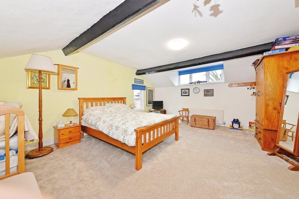 房产图片 30 - 埃奇巴斯顿，克拉伦登路