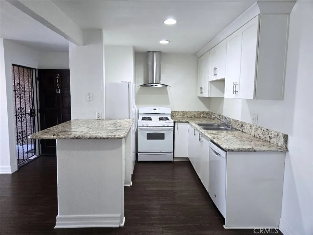 Additional image 7 of 1101 W MacArthur Blvd Unit 219, Santa Ana, CA 92707