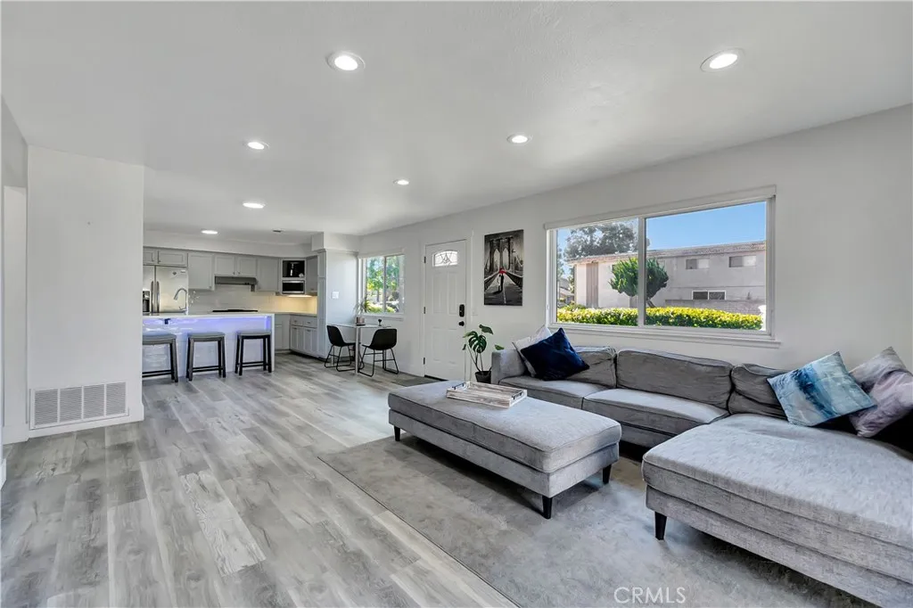 Additional image 36 of 4612 Via Vista Circle Unit 5, Huntington Beach, CA 92649