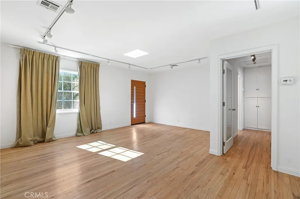 Additional image 23 of 17329 Burbank Boulevard, Encino, CA 91316