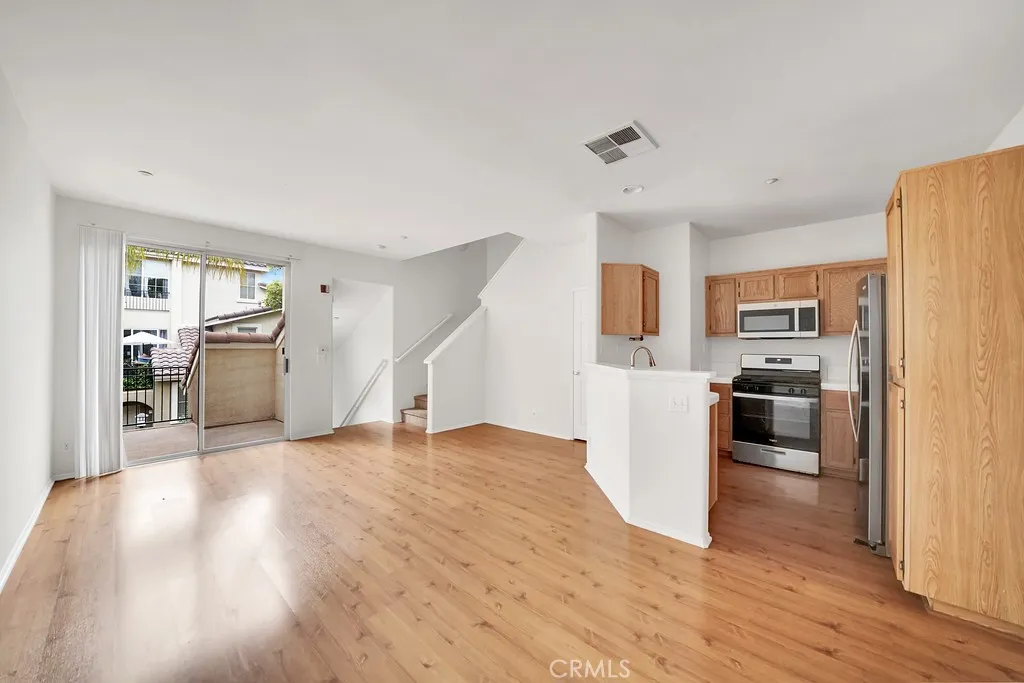 Additional image 3 of 1402 Elk Grove, Irvine, CA 92618