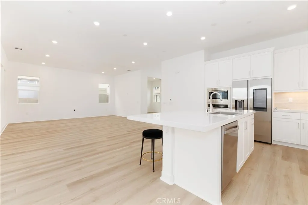 Additional image 36 of 24510 Via La Sombrilla, Valencia, CA 91354