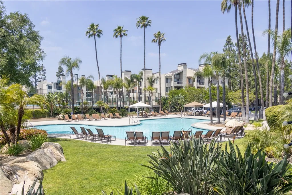 Additional image 2 of 5525 Canoga, Woodland Hills, CA 91367