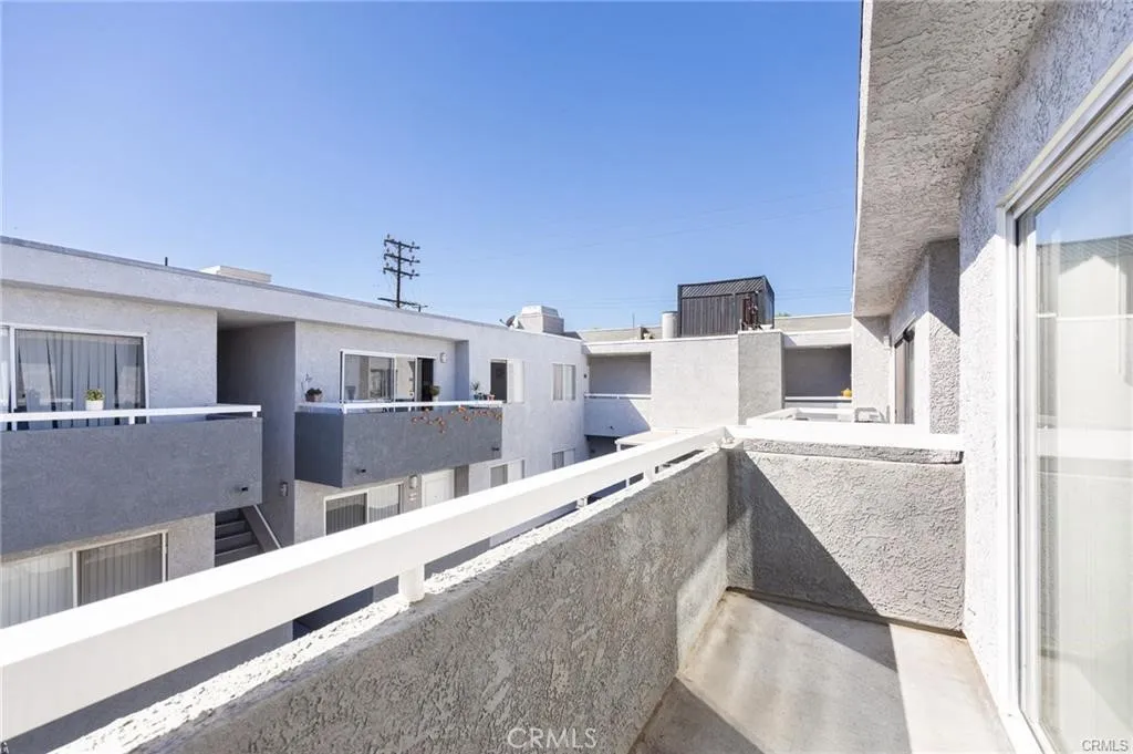 Additional image 25 of 4406 Cahuenga Boulevard Unit 203, Toluca Lake, CA 91602