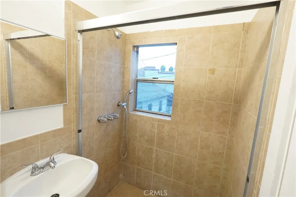 Additional image 8 of 439 W Florence Unit 441 1/2, Los Angeles, CA 90003