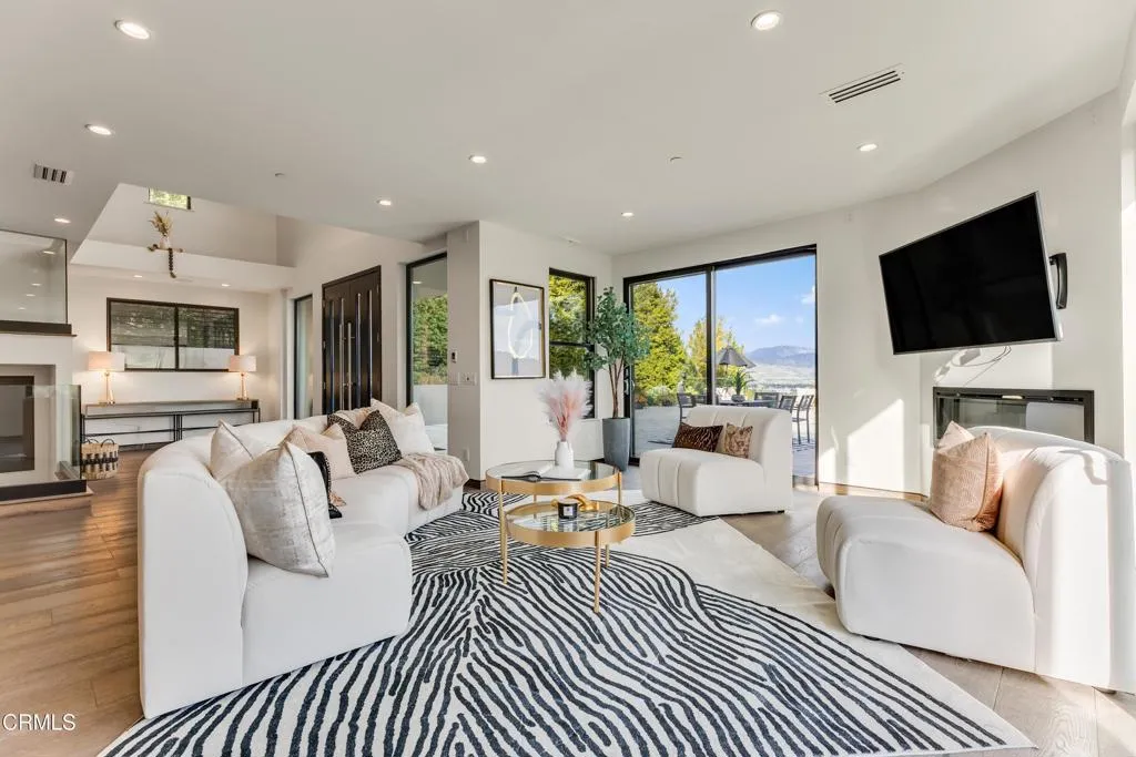 Additional image 19 of 12480 Viewcrest Road, Los Angeles, CA 91604