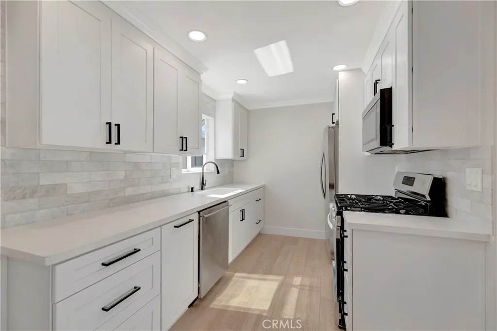 Additional image 3 of 209 13th Street Unit D, Huntington Beach, CA 92648