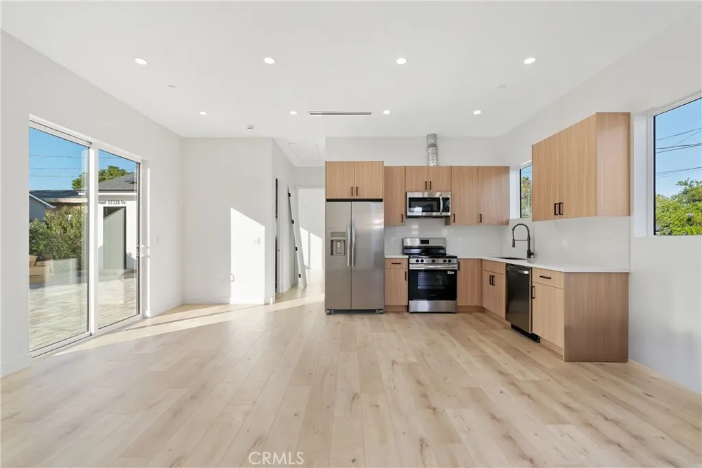 Additional image 3 of 17315 Los Alimos, Granada Hills, CA 91344