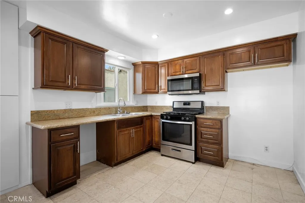 Additional image 11 of 525 W Wilson Avenue, Glendale, CA 91203