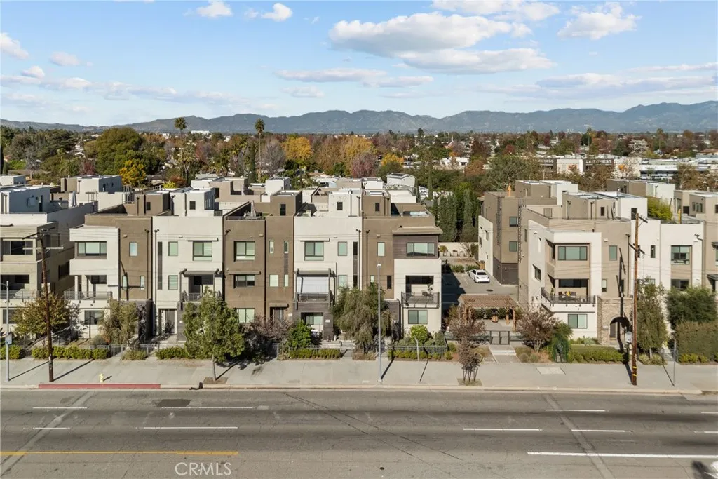 Additional image 2 of 13135 W Lumina Way, Valley Glen, CA 91401