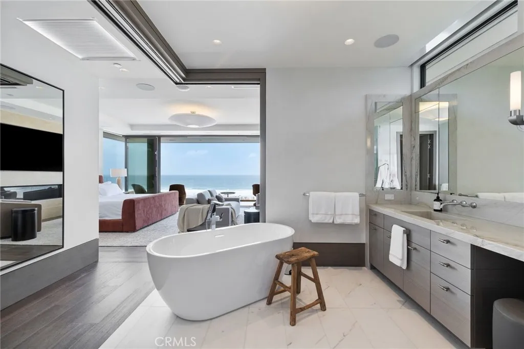 Additional image 84 of 716 The Strand, Manhattan Beach, CA 90266