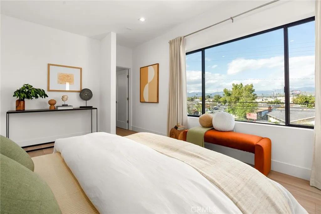 Additional image 20 of 11026 Oxnard St., North Hollywood, CA 91606