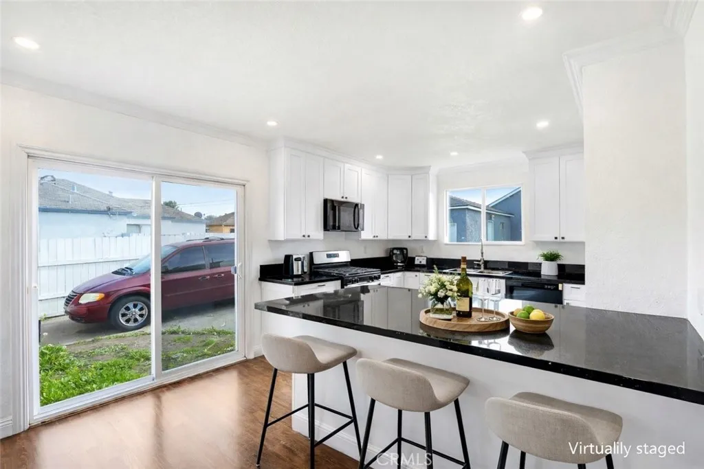 Additional image 31 of 750 W 118th St, Los Angeles, CA 90044