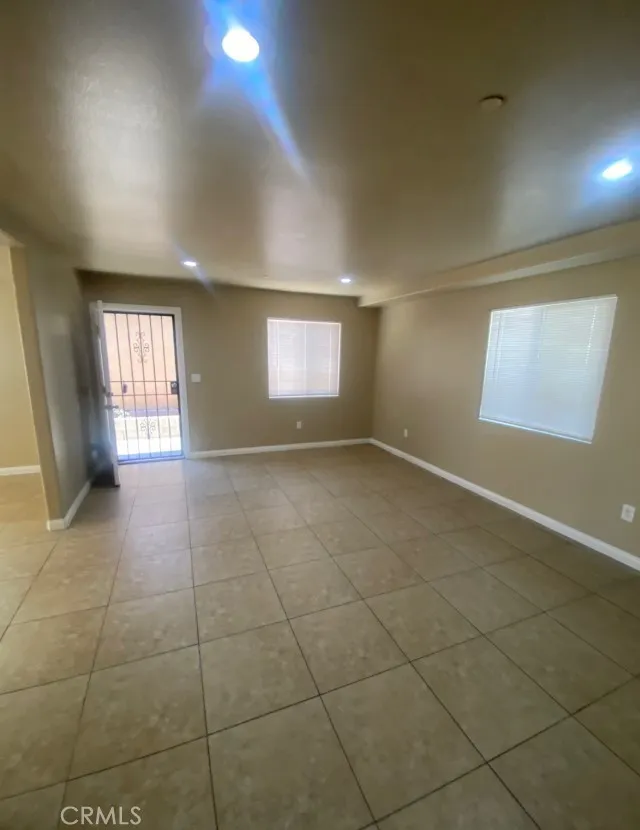 Additional image 17 of 635 E 79th St, Los Angeles, CA 90001