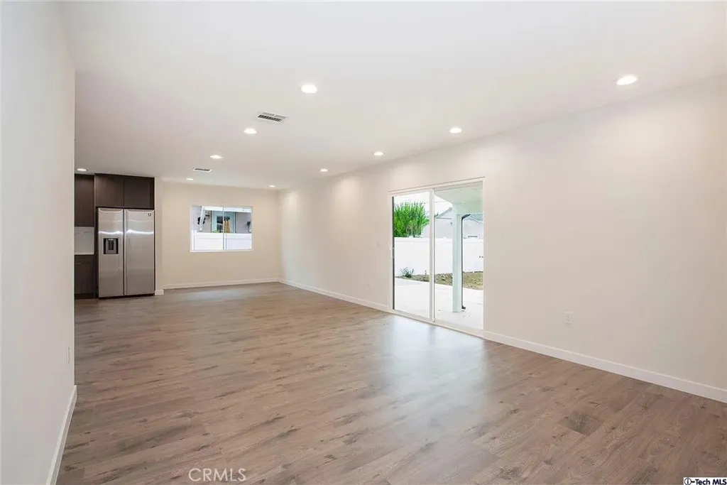 Additional image 5 of 10424 Woodley Avenue, Granada Hills, CA 91344