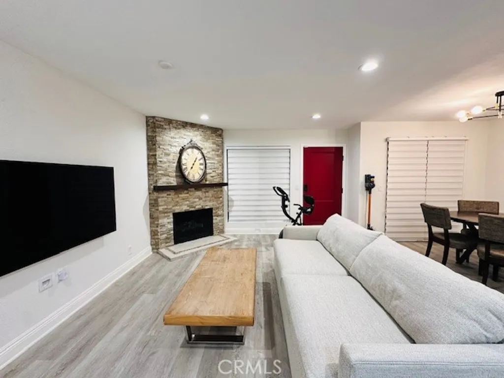 Additional image 3 of 4969 Embassy Way Unit 6, Cypress, CA 90630