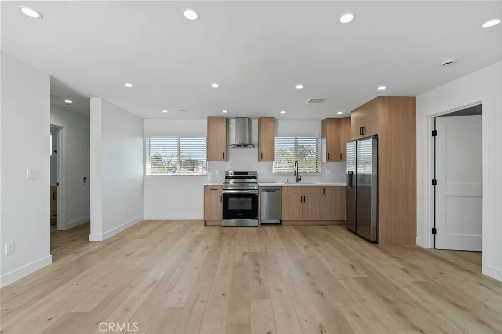 Additional image 3 of 11142 Woodley Avenue Unit 1/2, Granada Hills, CA 91344