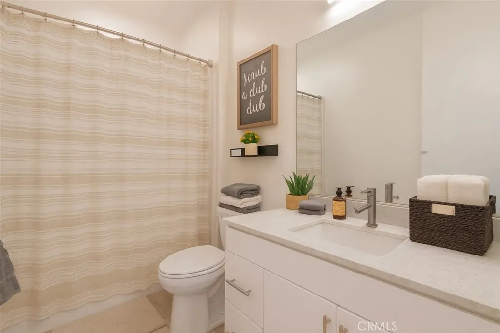 Additional image 17 of 2700 E.Chaucer Street Unit 2, Los Angeles, CA 90065