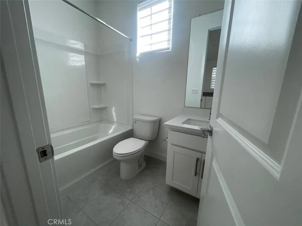 Additional image 101 of 170 Episode, Irvine, CA 92618