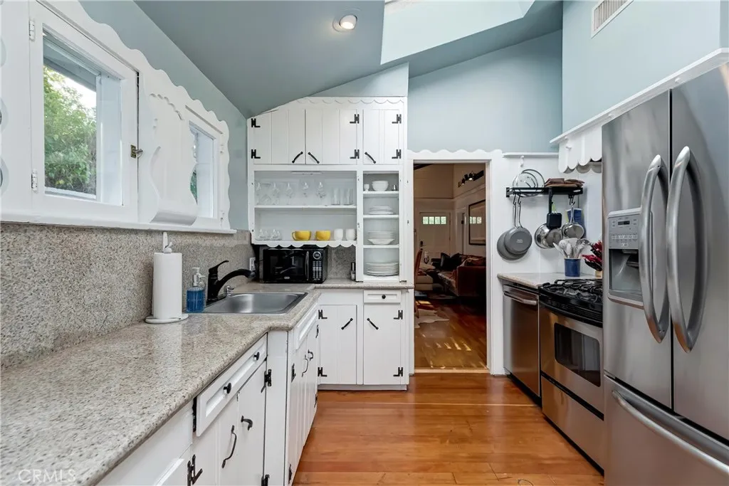 Additional image 43 of 400 Norwich, West Hollywood, CA 90048