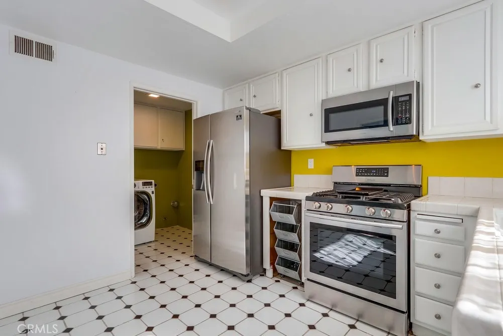 Additional image 32 of 38 Springacre, Irvine, CA 92614