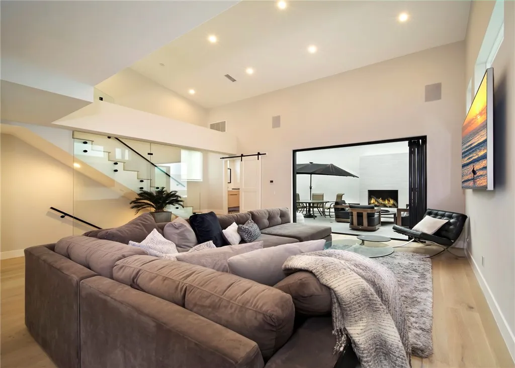 Additional image 2 of 603 Iris Avenue Unit B, Corona Del Mar, CA 92625