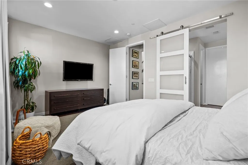 Additional image 9 of 13135 W Lumina Way, Valley Glen, CA 91401