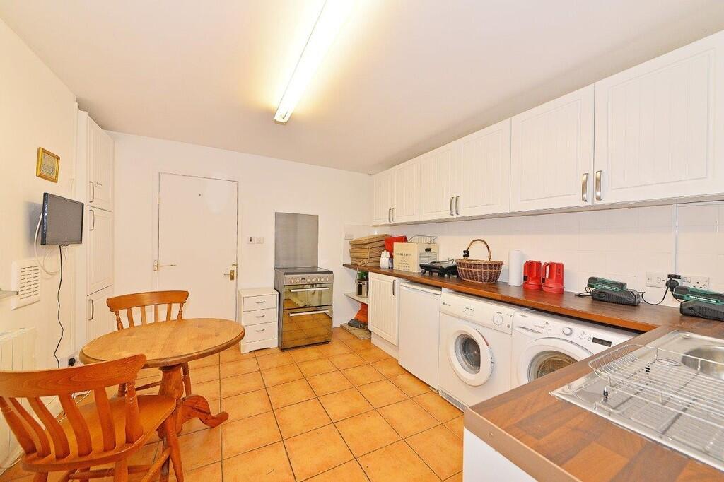 房产图片 21 - 埃奇巴斯顿，克拉伦登路