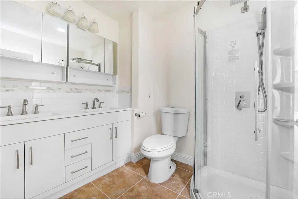 Additional image 45 of 750 W 118th St, Los Angeles, CA 90044