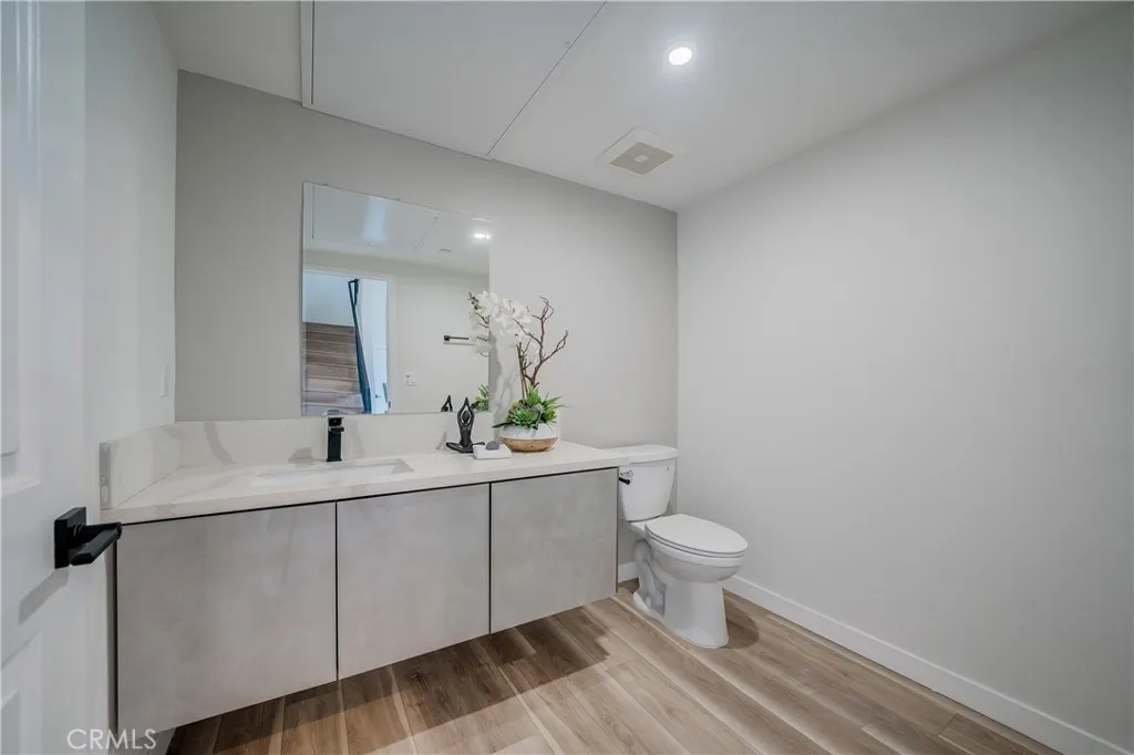 Additional image 9 of 7018 Alabama Avenue Unit 301, Canoga Park, CA 91303