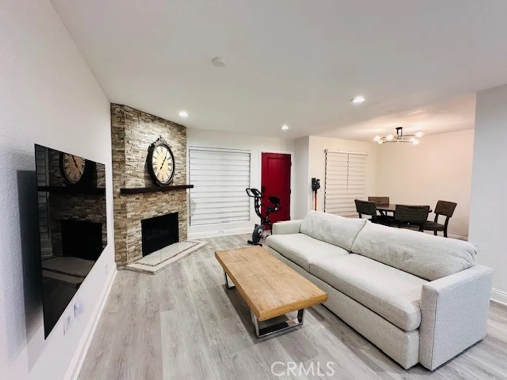 Additional image 2 of 4969 Embassy Way Unit 6, Cypress, CA 90630