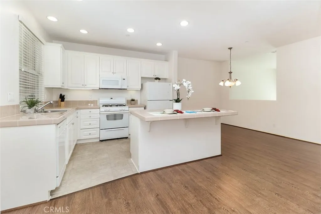 Additional image 14 of 754 W 1st Street, Claremont, CA 91711