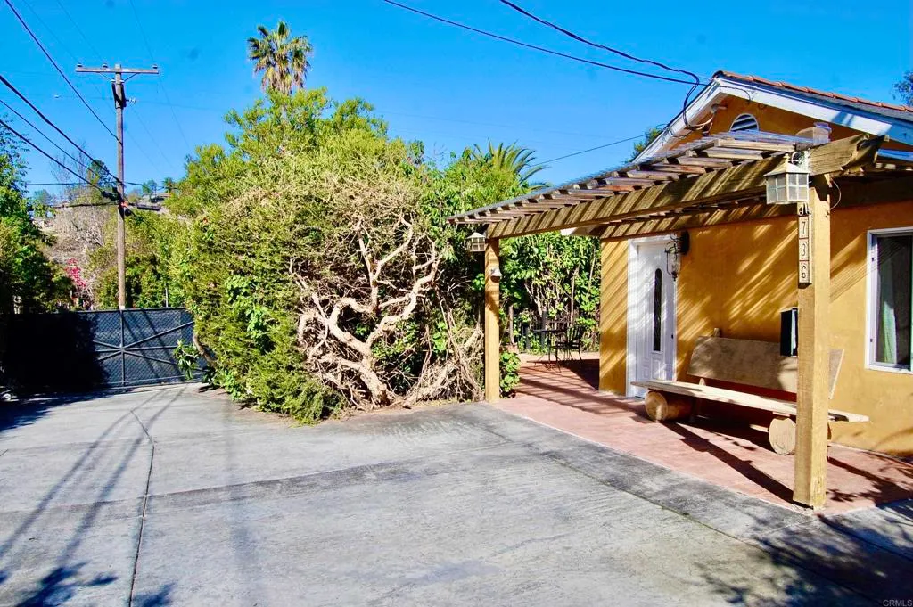 Additional image 13 of 736 Mar Vista Dr, Vista, CA 92081