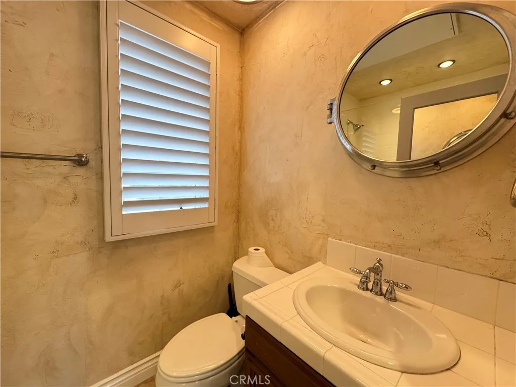 Additional image 9 of 19 Momento, Irvine, CA 92603