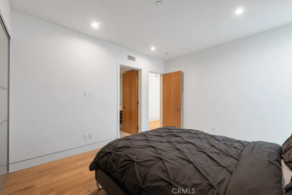 Additional image 67 of 16518 Moorpark Street, Encino, CA 91436