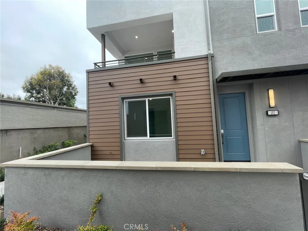 Additional image 21 of 691 S lyon Street, Santa Ana, CA 92705