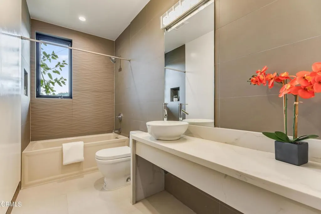 Additional image 53 of 12480 Viewcrest Road, Los Angeles, CA 91604