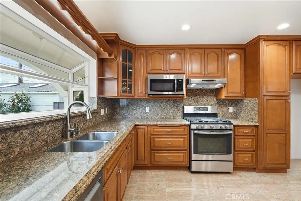 Additional image 32 of 216 N Catalina St, Burbank, CA 91505