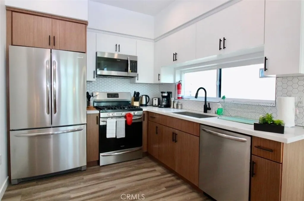 Additional image 3 of 1416 S Cloverdale Ave, Los Angeles, CA 90019