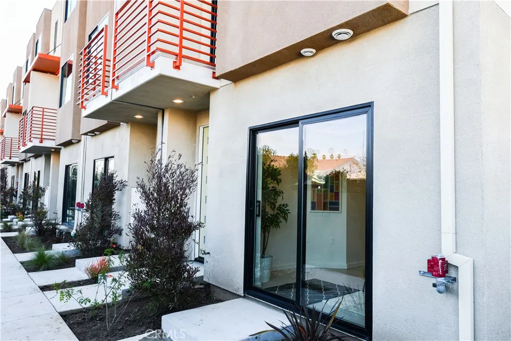 Additional image 2 of 15828 S Villas Lane Unit 2, Gardena, CA 90247