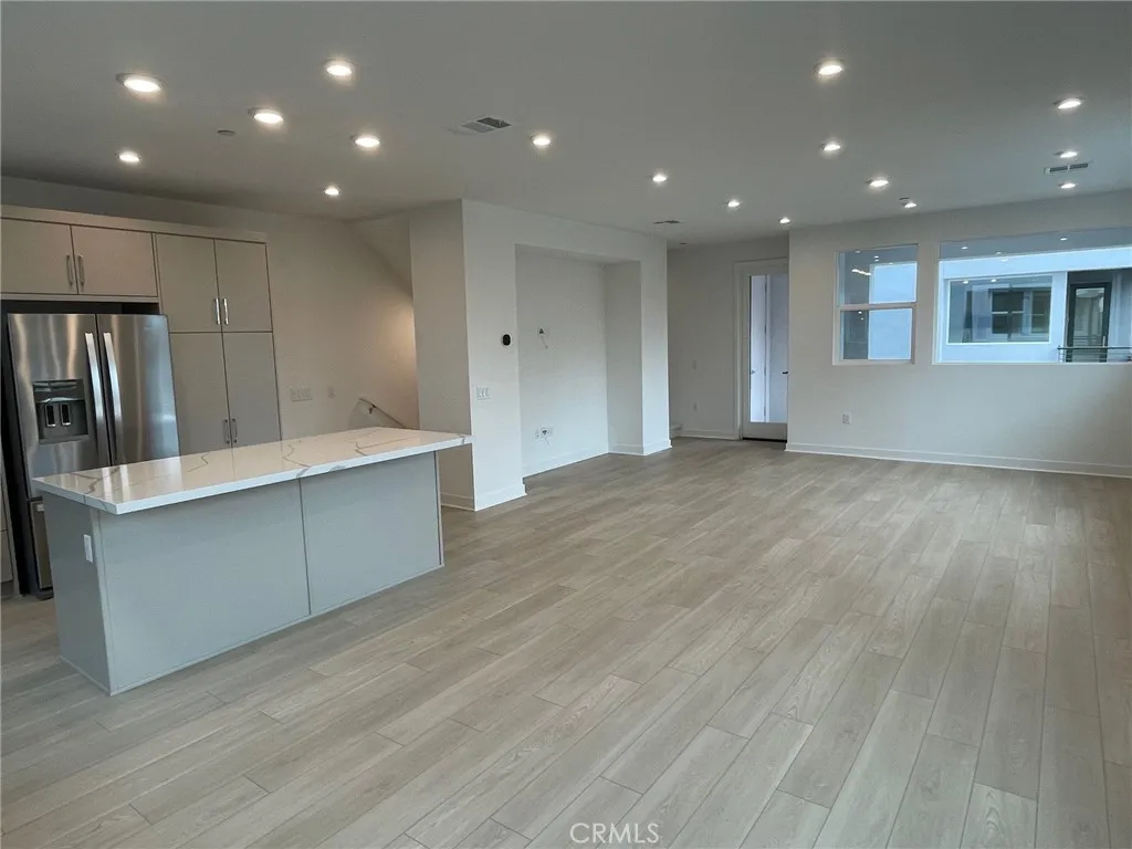 Additional image 9 of 691 S lyon Street, Santa Ana, CA 92705