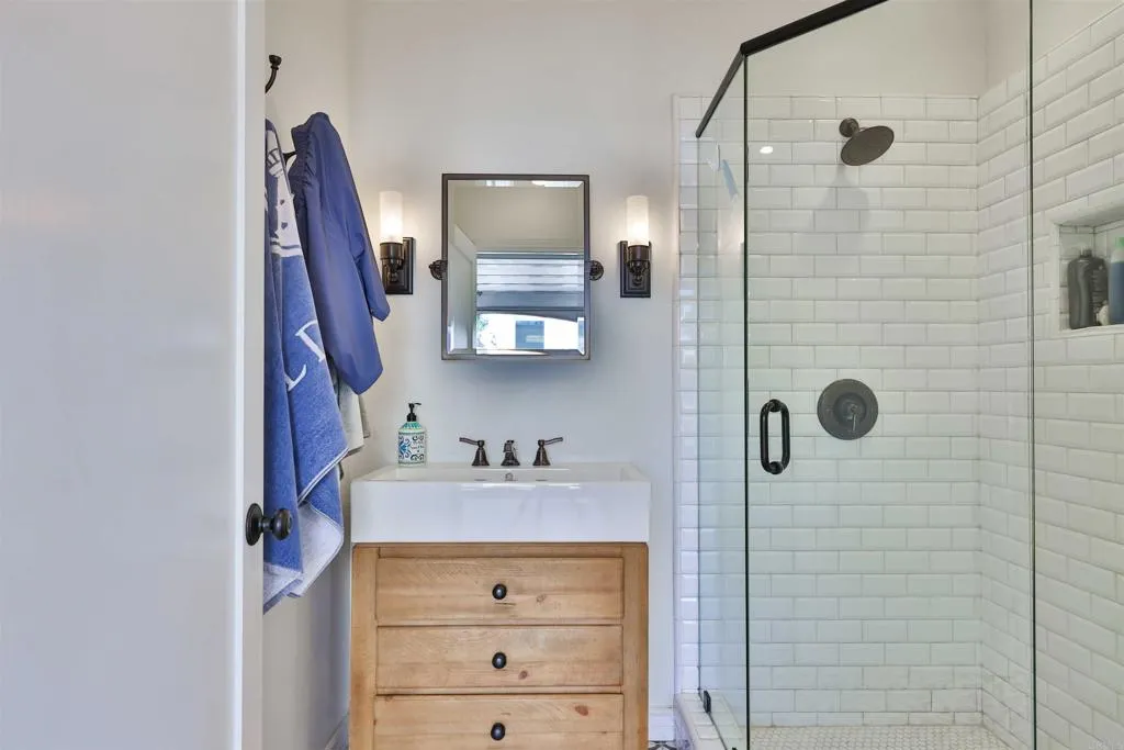 Additional image 101 of 408 5th St, Coronado, CA 92118