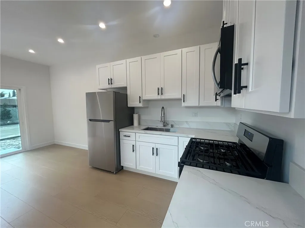 Additional image 8 of 11052 Emelita St., North Hollywood, CA 91601