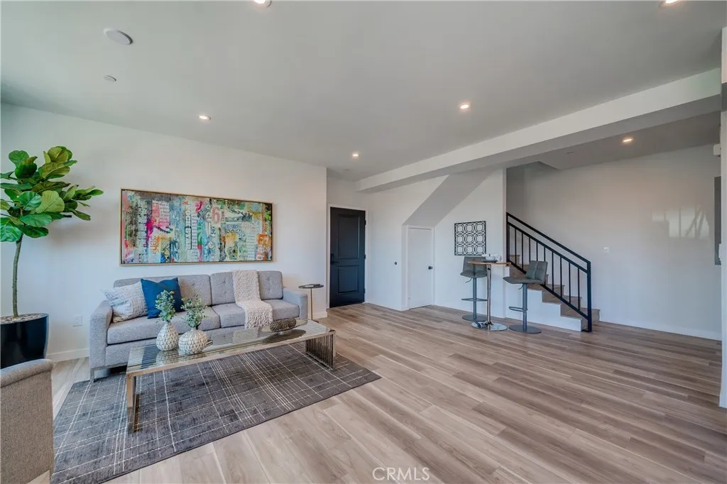 Additional image 7 of 7018 Alabama Avenue Unit 301, Canoga Park, CA 91303