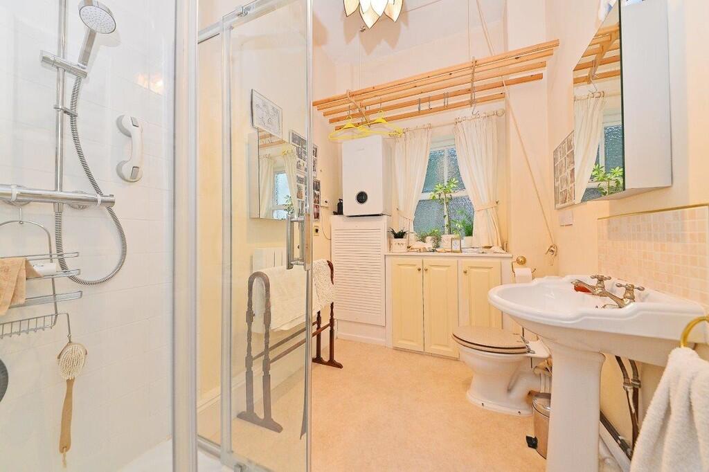 房产图片 20 - 埃奇巴斯顿，克拉伦登路