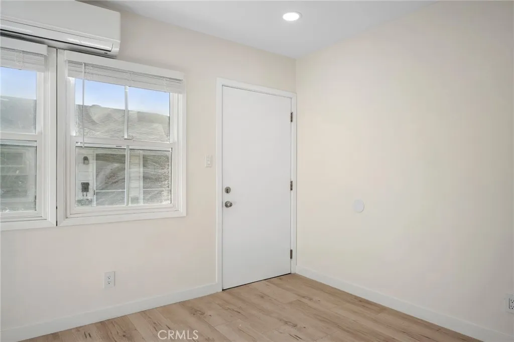 Additional image 23 of 10230 Silverton Unit 2, Tujunga, CA 91042